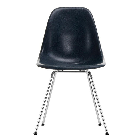 Cadeira Eames em Fibra de Vidro DSX / Base Cromada